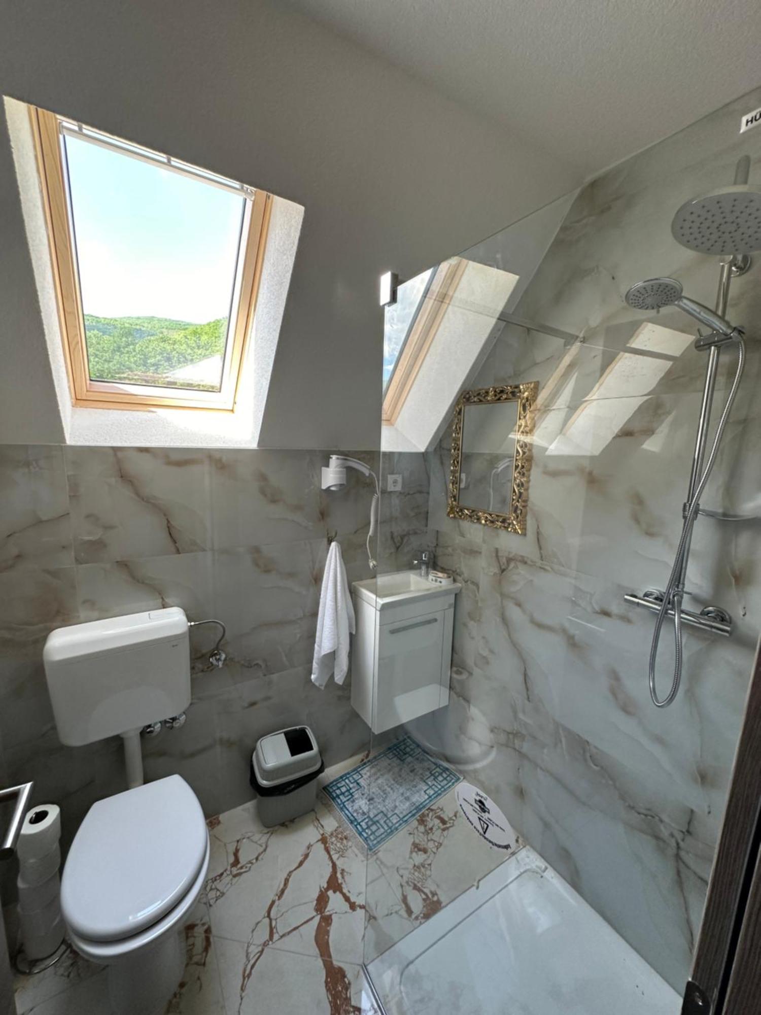 Bungalow House - 5 Rooms Zolaci Exterior photo